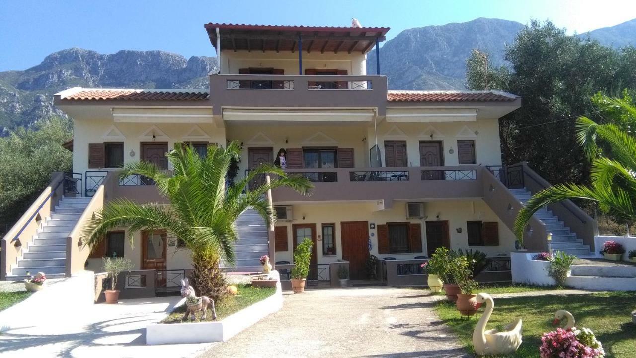 Mιχαλης Apartments 帕拉米夏 外观 照片